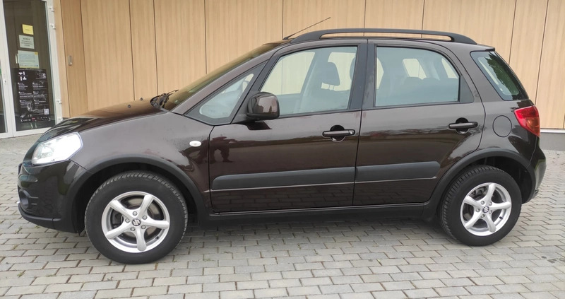 Suzuki SX4 cena 35900 przebieg: 99730, rok produkcji 2014 z Gliwice małe 106